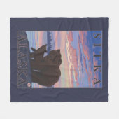 Beer en Cub - Sitka, Alaska Fleece Deken (Voorkant (Horizontaal))