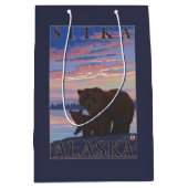 Beer en Cub - Sitka, Alaska Medium Cadeauzakje (Voorkant)