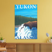 Beer Gevist in de rivier Yukon, Alaska Canvas Afdruk (Insitu (Woonkamer))