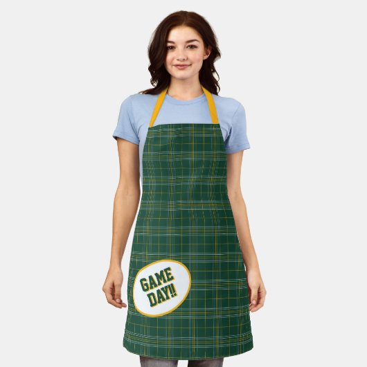 Beer groene & gouden speldag schort (Gedragen)