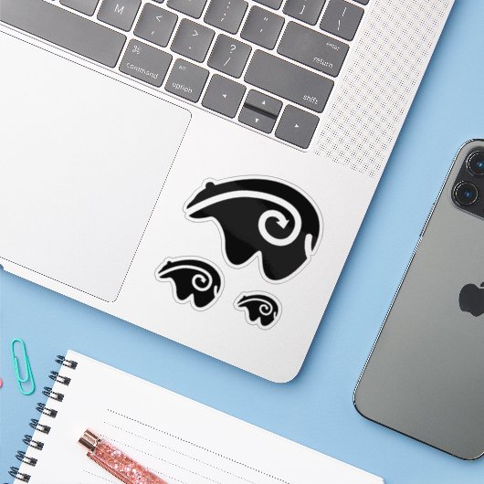 beer hartlijn sticker (Laptop met iPhone)