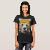 Beer in gele muts Landelijk bosdier T-shirt (Voorkant volledig)