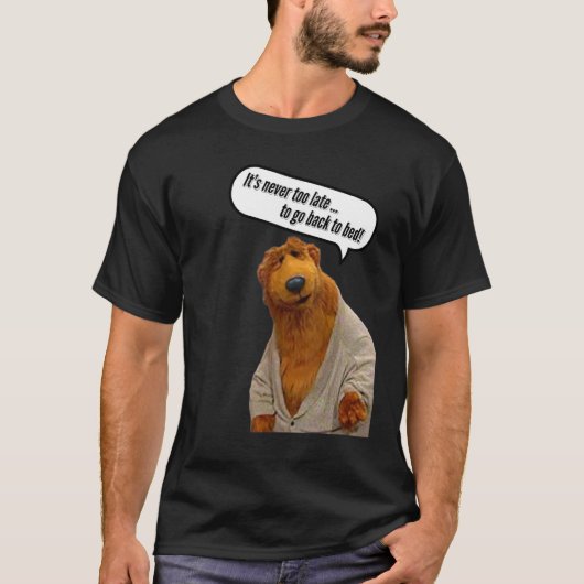 Beer in het grote bed t-shirt (Voorkant)