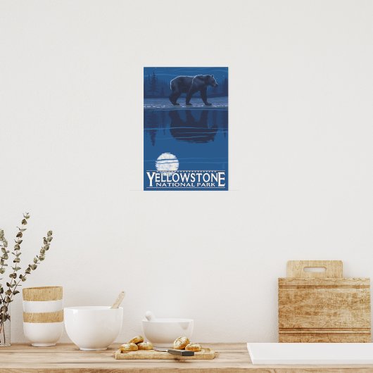 Beer in het Nationaal Park Moonlight - Yellowstone Poster (Keuken)