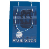 Beer in Moonlight - Mount Adams, Washington Medium Cadeauzakje (Achterkant)