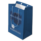 Beer in Moonlight - Mount Baker, Washington Medium Cadeauzakje (Achterkant Gekanteld)