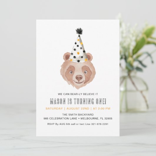 Beer-ly Believe It 1st Birthday Invitation – Teddy Kaart (Staand voorkant)