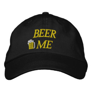 Beer Me geborduurd Pet