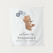 Beer met 3 blauwe ballonnen Welkomstteken Wandkleed (Voorkant)