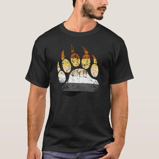 Beer met distressed Pride vlag Beer poot T-shirt (Voorkant)