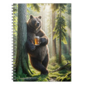 Beer met een biertje in het bos notitieboek (Voorkant)