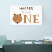 Beer met één dier op de eerste geboorte spandoek (Beurs)