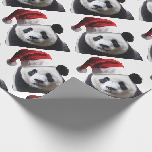Beer met kerstpanda cadeaupapier (Hoek)