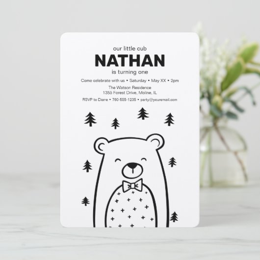 Beer met Stropdas van Bow, jarig Kaart (Staand voorkant)