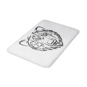 Beer met zwarte en witte tribale badmat (Gekanteld)