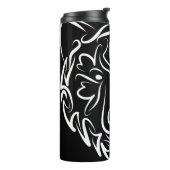 Beer met zwarte en witte tribale thermosbeker (Gedraaid links)