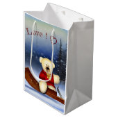 Beer op een slee in de sneeuw medium cadeauzakje (Voorkant Gekanteld)