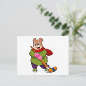 Beer op ijshockey met ijshockeystick briefkaart (Staand voorkant)