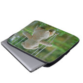 Beer op schommel vanaf de rug. laptop sleeve (Voorkant onderkant)