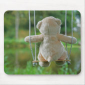 Beer op schommel vanaf de rug. muismat (Voorkant)