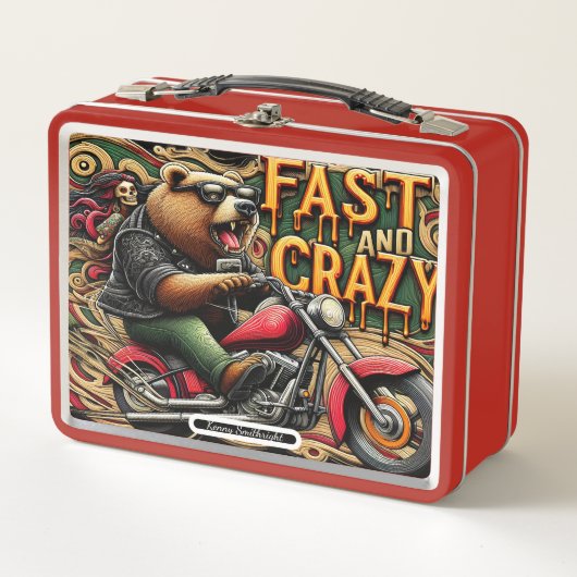 Beer rijdt fel op een motorfiets (Voorkant)