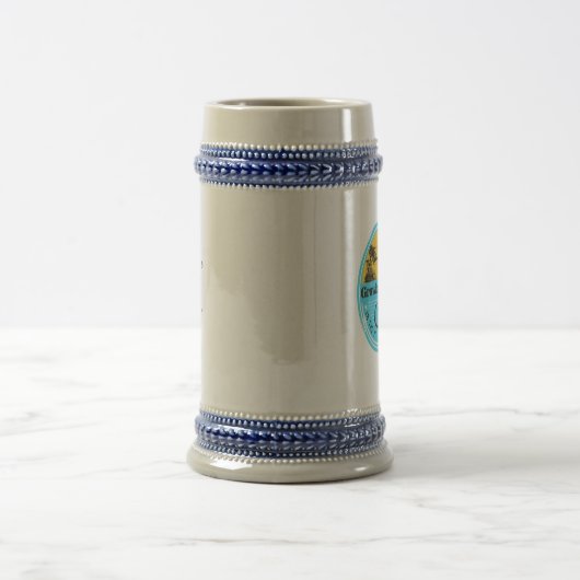 Beer Stein met groeiende jongen in de dorpen Bierpul (Center)