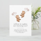 Beer Twin Girls Joint 1st Birthday Invitation Kaart (Staand voorkant)