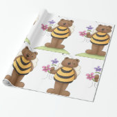 Beer verkleed als hommel met bloemen cadeaupapier (Uitgerold)
