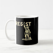 Beer Weerstand 1 Koffiemok (Links)