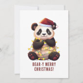 Beer-y Vrolijk Kerstfeest! Speelse Panda Holiday K Feestdagenkaart (Voorkant)