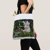 Beertje dat bij kampvuur zit. tote bag (Dichtbij)