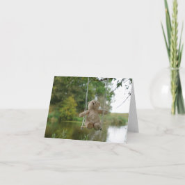 Beertje op schommel aan boom bedankkaart