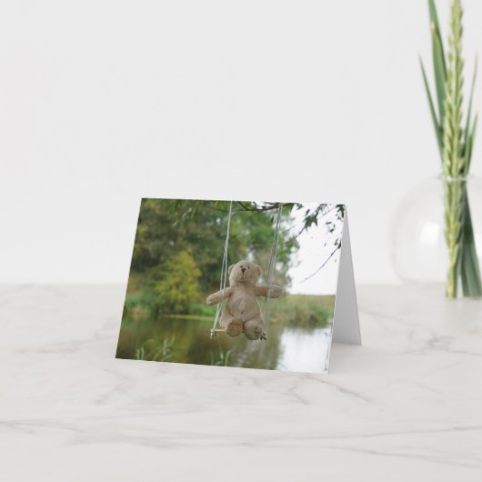 Beertje op schommel aan boom bedankkaart (Voorkant)