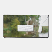Beertje op schommel aan boom bureaumat (Keyboard & Muis)