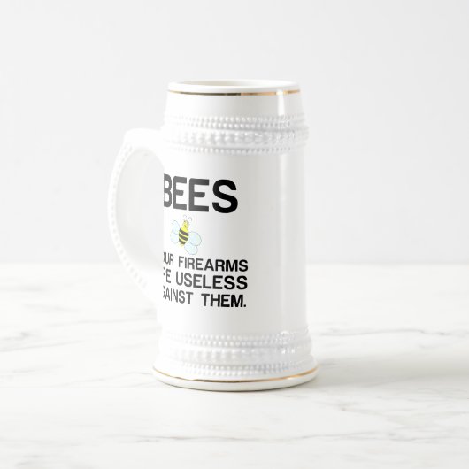 BEES FIREARMS USELESS BIERPUL (Voorkant links)