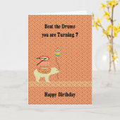 Beet de drum voor 7 jaar. Oude jongen Kaart (Gele Bloem)