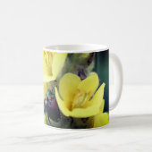 Beetel op mullein-ventilator op maat koffiemok (Voorkant rechts)