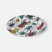 Beetels op wit papieren bordje (Gekanteld)