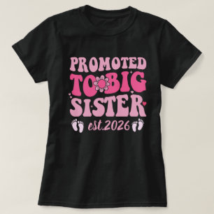 Beforderd tot Oudere Zus Gevestigd 2026 Schattelij T-shirt