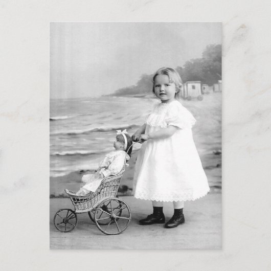 Begin 1900 met haar pop briefkaart (Voorkant)