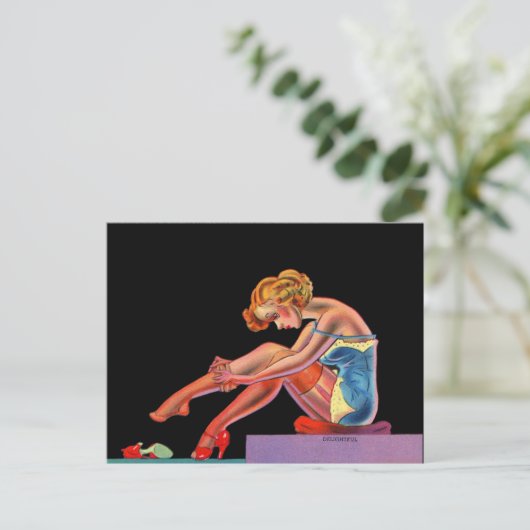 begin jaren 40: een prachtig meisje met een pin-up briefkaart (Staand voorkant)