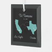 Begin naar State Family Move Glass Ornament (Voorkant links)