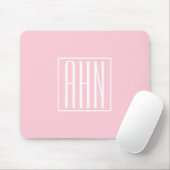 Beginletter Monogram | Wit Op Licht Roze Muismat (Met muis)