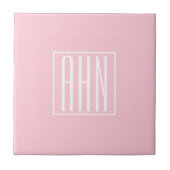 Beginletter Monogram | Wit Op Licht Roze Tegeltje (Voorkant)