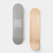Beginletter Monogram | Wit Op Lichtgrijs Persoonlijk Skateboard (Voorkant)
