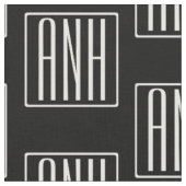 Beginletter Monogram | Wit Op Zwart Stof (Close Up)