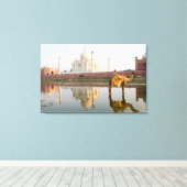 begraafplaats van de beroemde Taj Mahal-tempel op Canvas Afdruk (Insitu (Houten vloer))