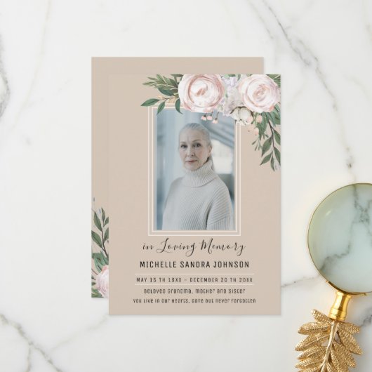Begrafenis Bloemen Beige Foto Memorial Programma (Voorkant / Achterkant in situ)