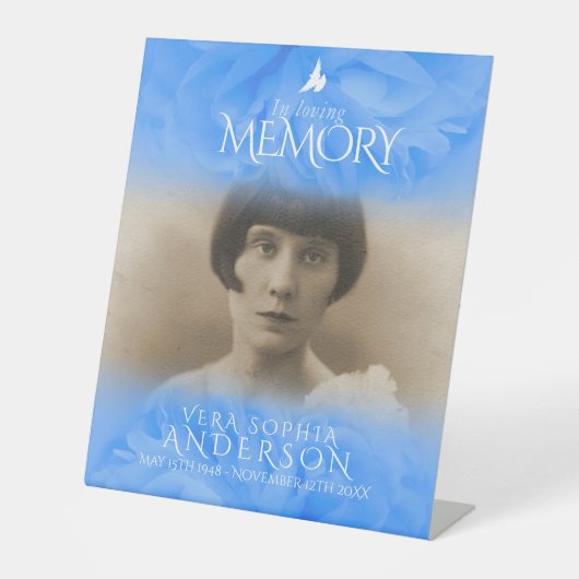 Begrafenis in liefdevolle herinnering roos blauw reclamebord met voetstuk (Voorkant)