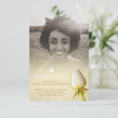 Begrafenis witte roos foto familie dank u kaart (Staand voorkant)